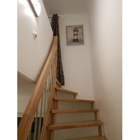 Marina Pier 96 קושהאבן